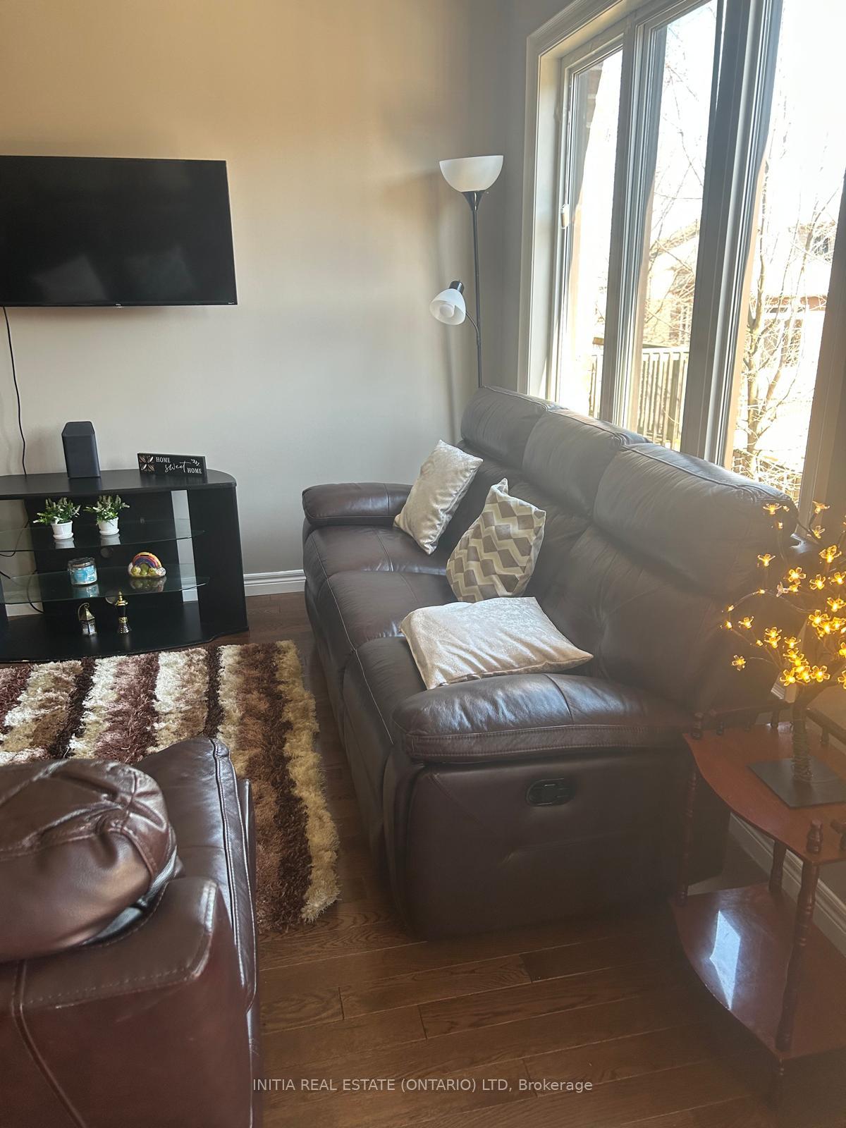 Photo 7 of Unit 31, 1030 Oakcrossing Gate, London, North M — HOMEH