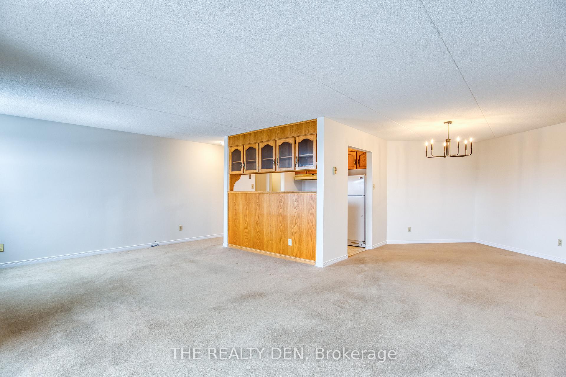 Photo 3 of Unit 603, 8 Christopher Court, Guelph, Kortright West — HOMEH