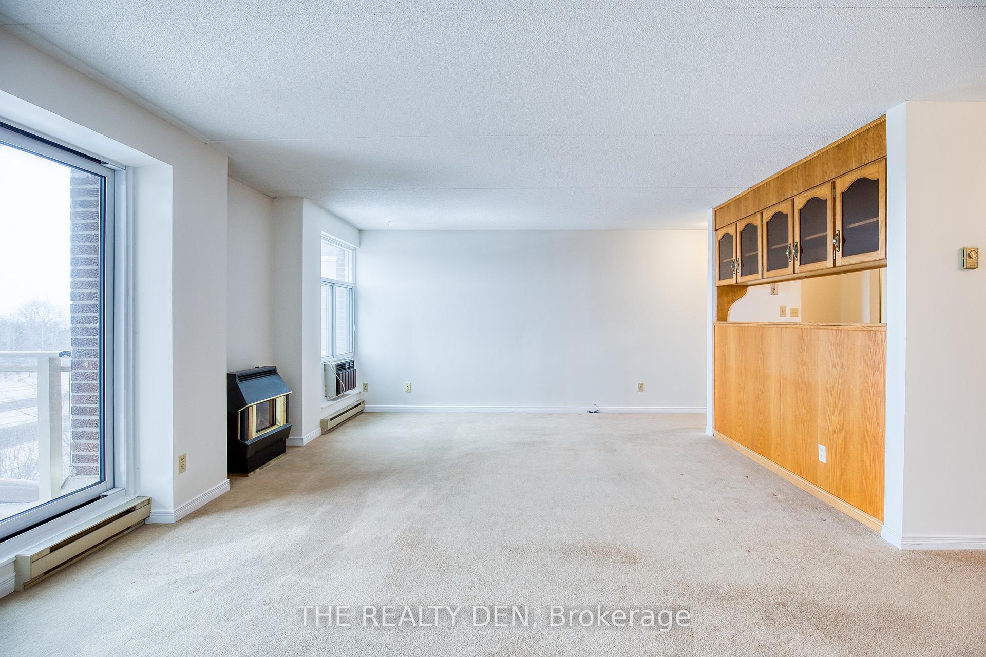 Photo 6 of Unit 603, 8 Christopher Court, Guelph, Kortright West — HOMEH