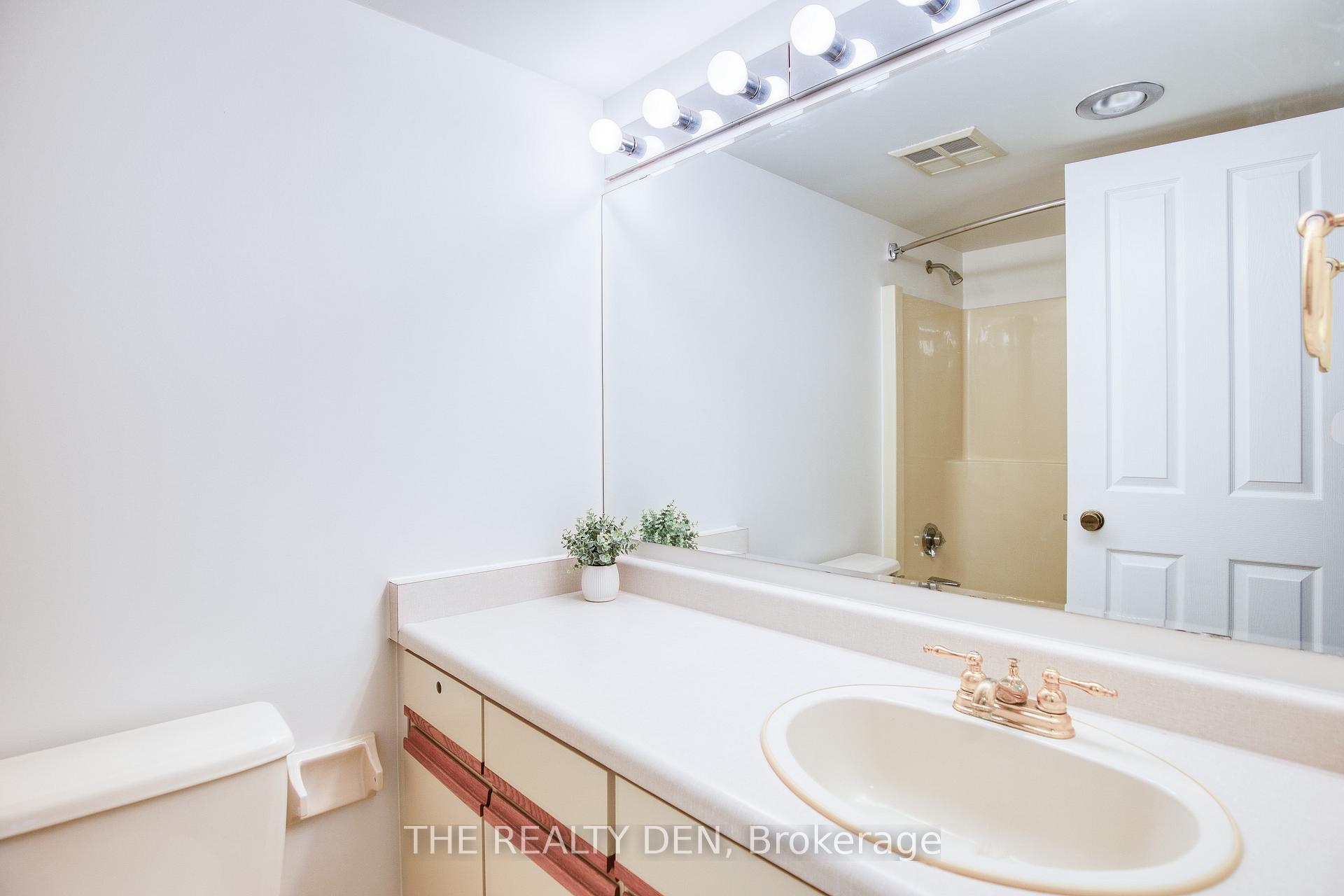 Photo 16 of Unit 603, 8 Christopher Court, Guelph, Kortright West — HOMEH