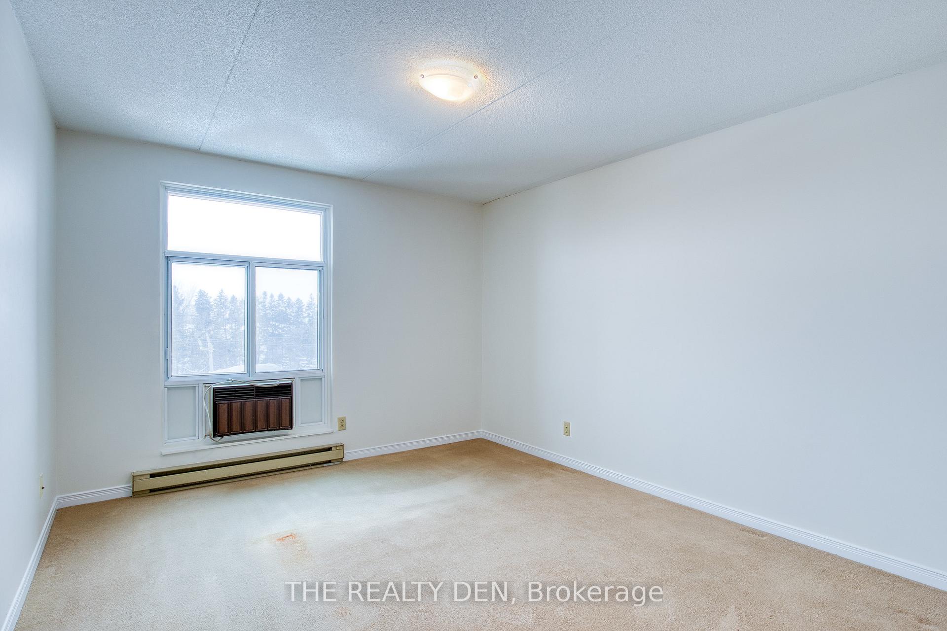 Photo 20 of Unit 603, 8 Christopher Court, Guelph, Kortright West — HOMEH