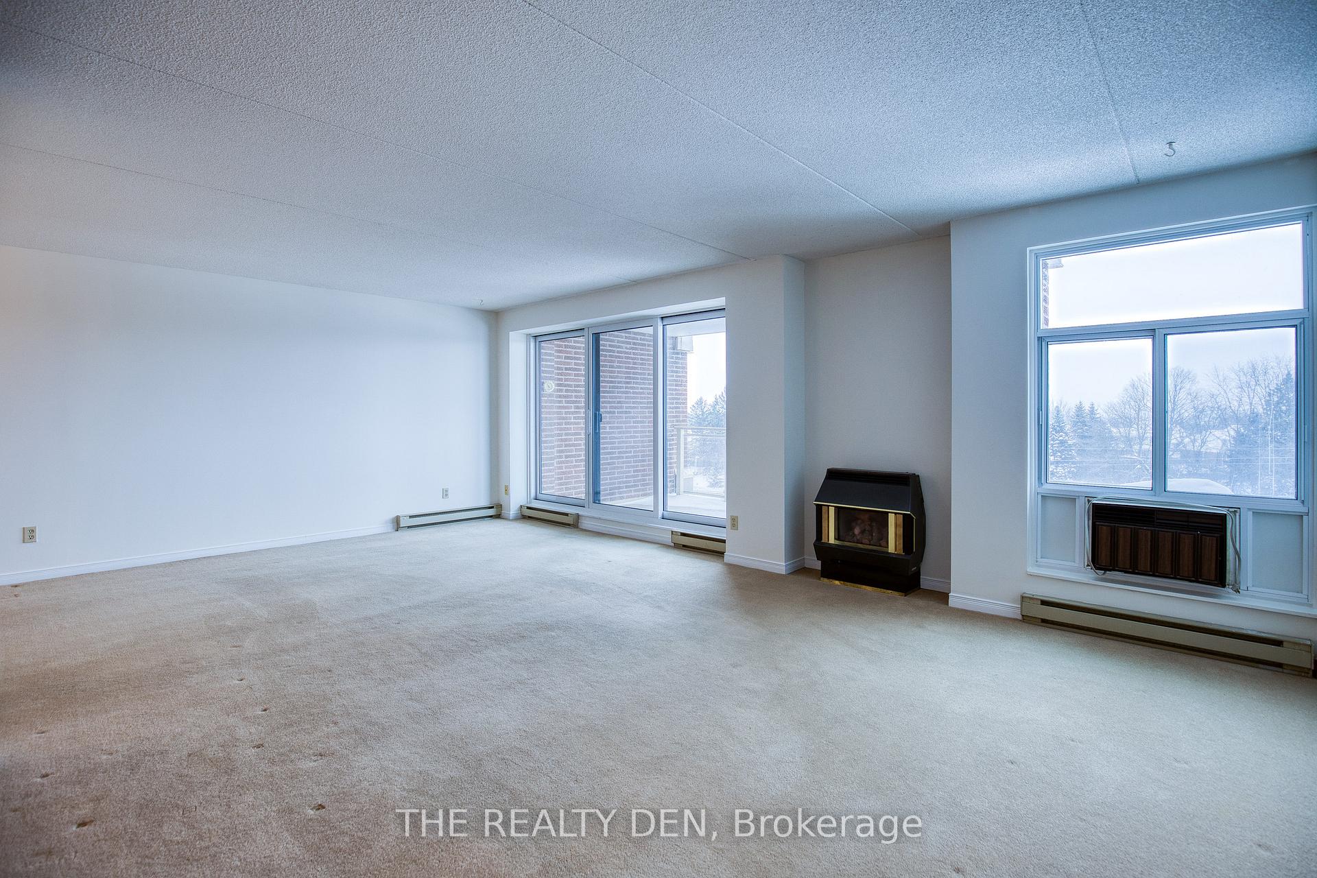 Photo 23 of Unit 603, 8 Christopher Court, Guelph, Kortright West — HOMEH