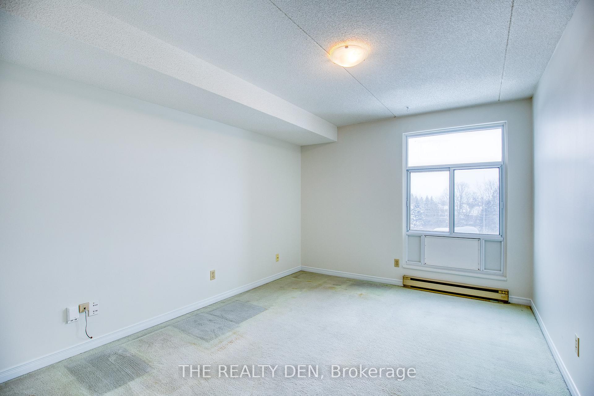 Photo 37 of Unit 603, 8 Christopher Court, Guelph, Kortright West — HOMEH