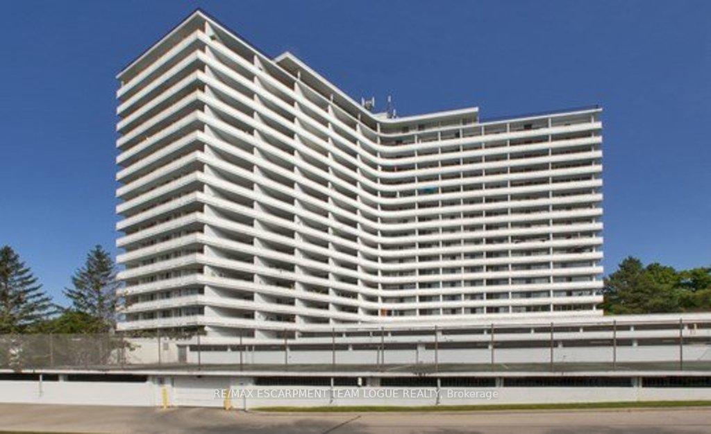 Front of Unit 302, 20 North Shore Boulevard W