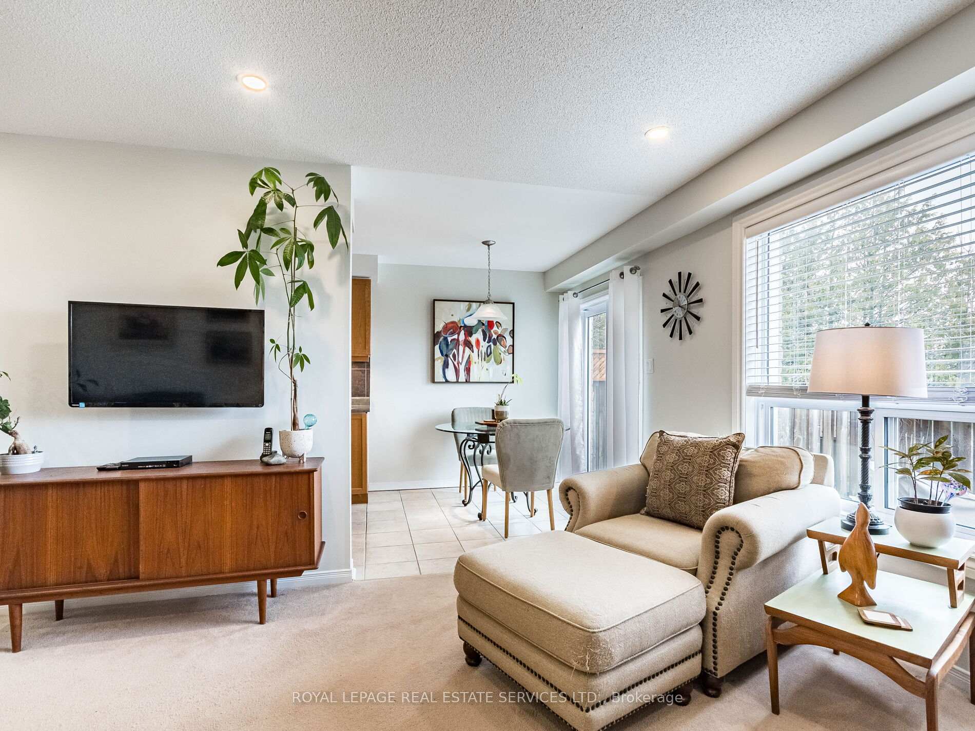 Photo 8 of Unit 22, 800 Paramount Drive, Hamilton, Stoney Creek Mountain — HOMEH