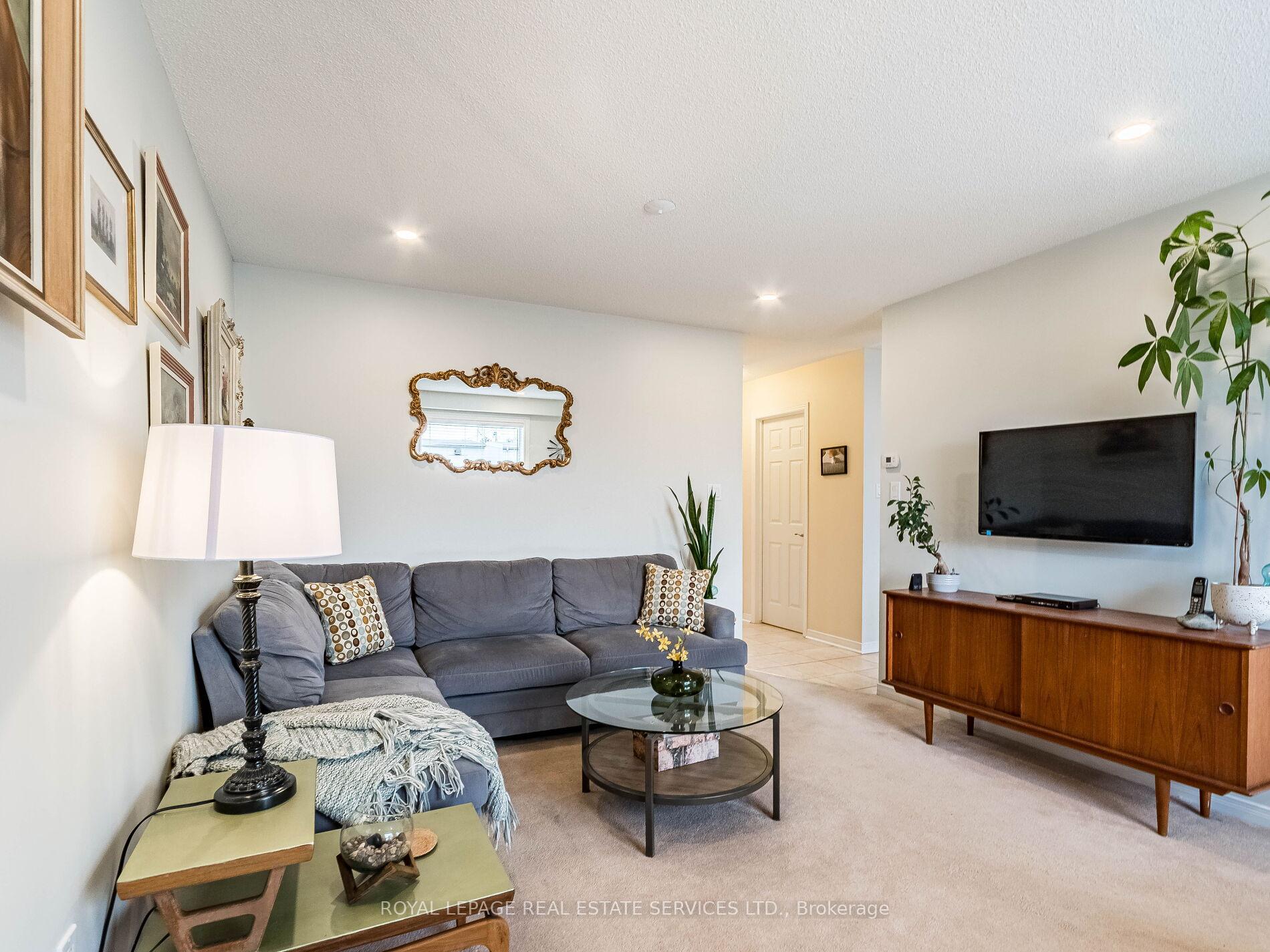 Photo 10 of Unit 22, 800 Paramount Drive, Hamilton, Stoney Creek Mountain — HOMEH