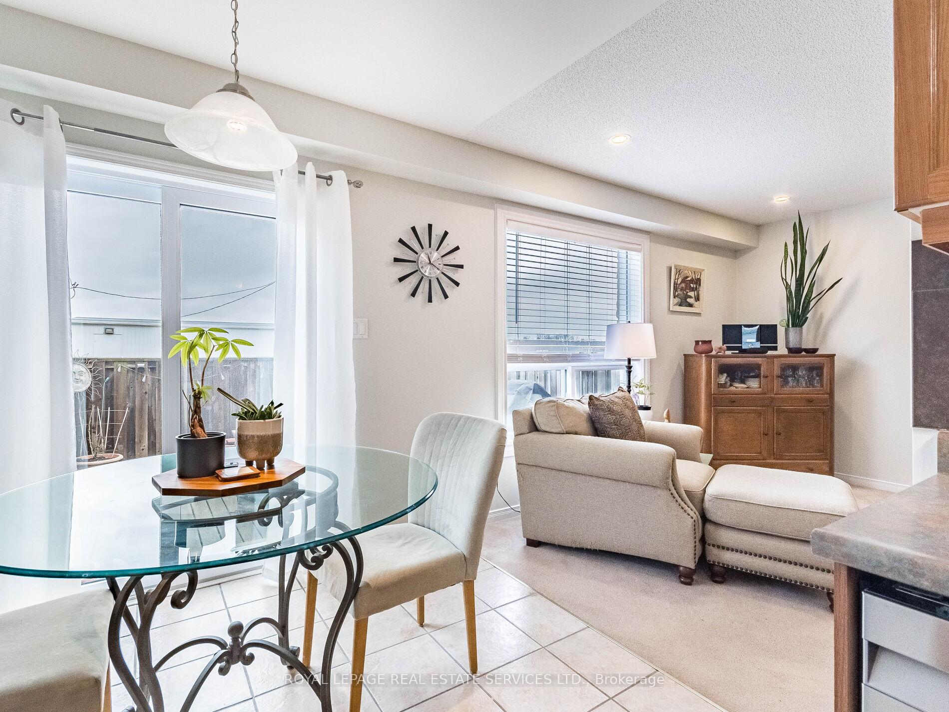 Photo 11 of Unit 22, 800 Paramount Drive, Hamilton, Stoney Creek Mountain — HOMEH
