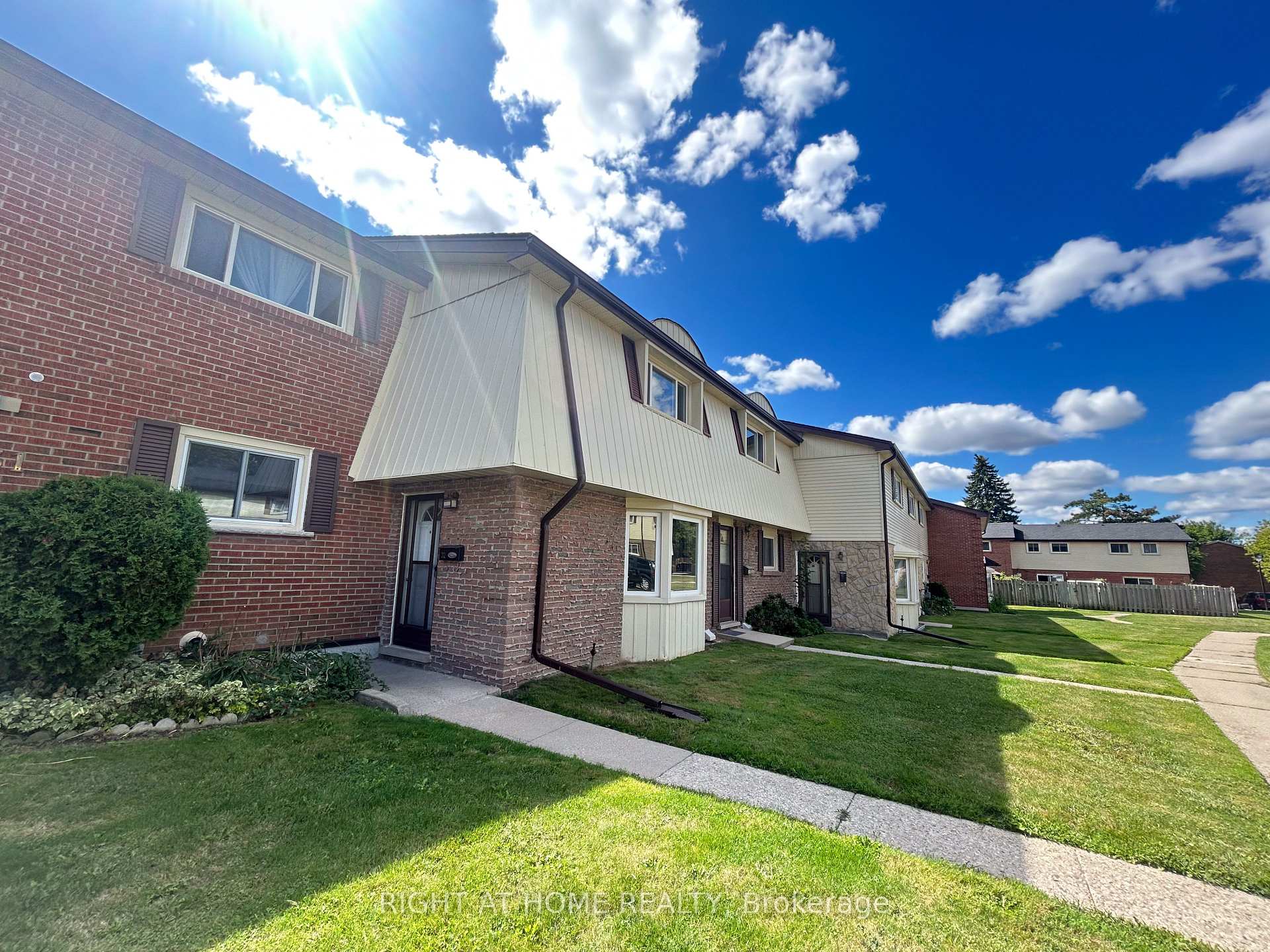 Front of Unit 32, 160 Jansen Avenue