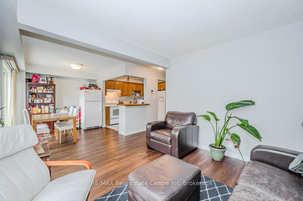 Photo 6 of Unit 30, 302 College Avenue, Guelph, Dovercliffe Park/Old University — HOMEH