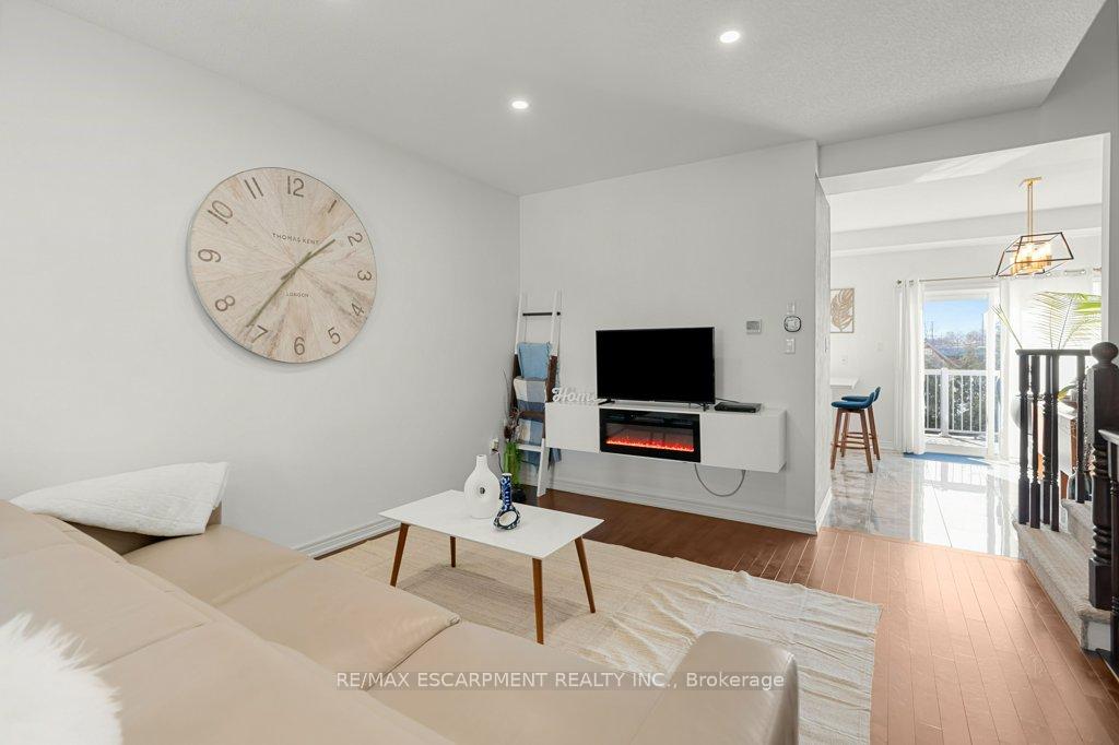Photo 6 of Unit 13, 2220 Queensway Drive, Burlington, Freeman — HOMEH