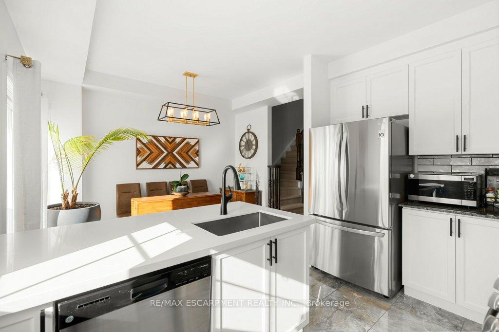 Photo 14 of Unit 13, 2220 Queensway Drive, Burlington, Freeman — HOMEH
