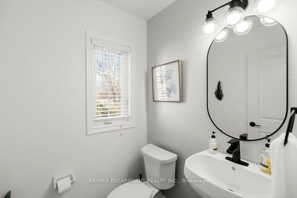 Photo 16 of Unit 13, 2220 Queensway Drive, Burlington, Freeman — HOMEH