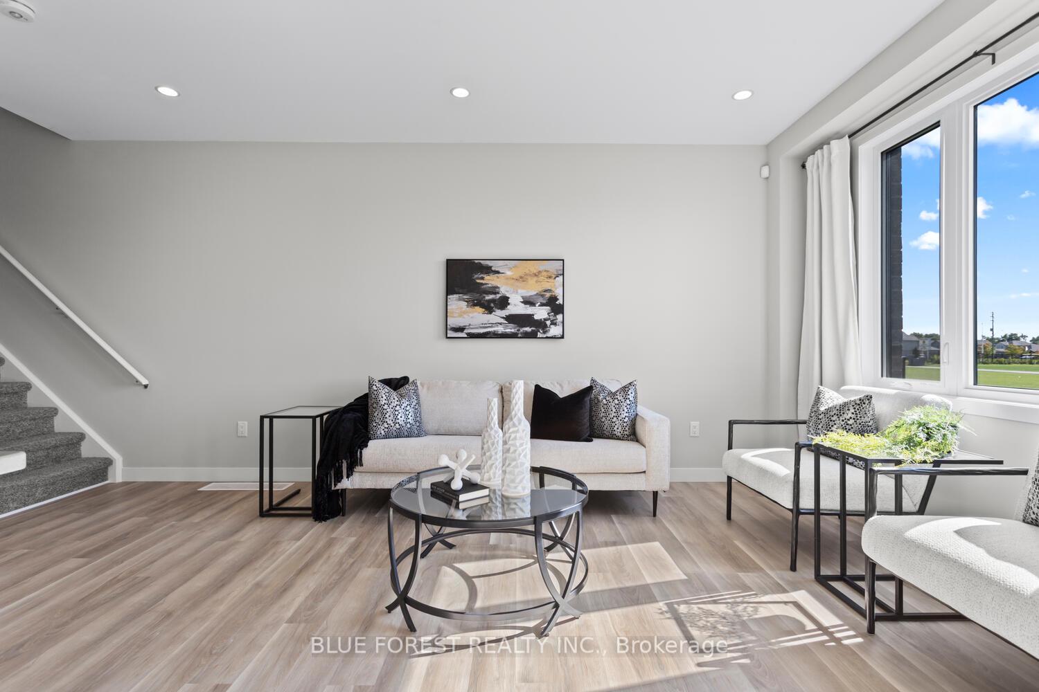 Photo 6 of Unit 971, 971 West Village Square, London, North M — HOMEH