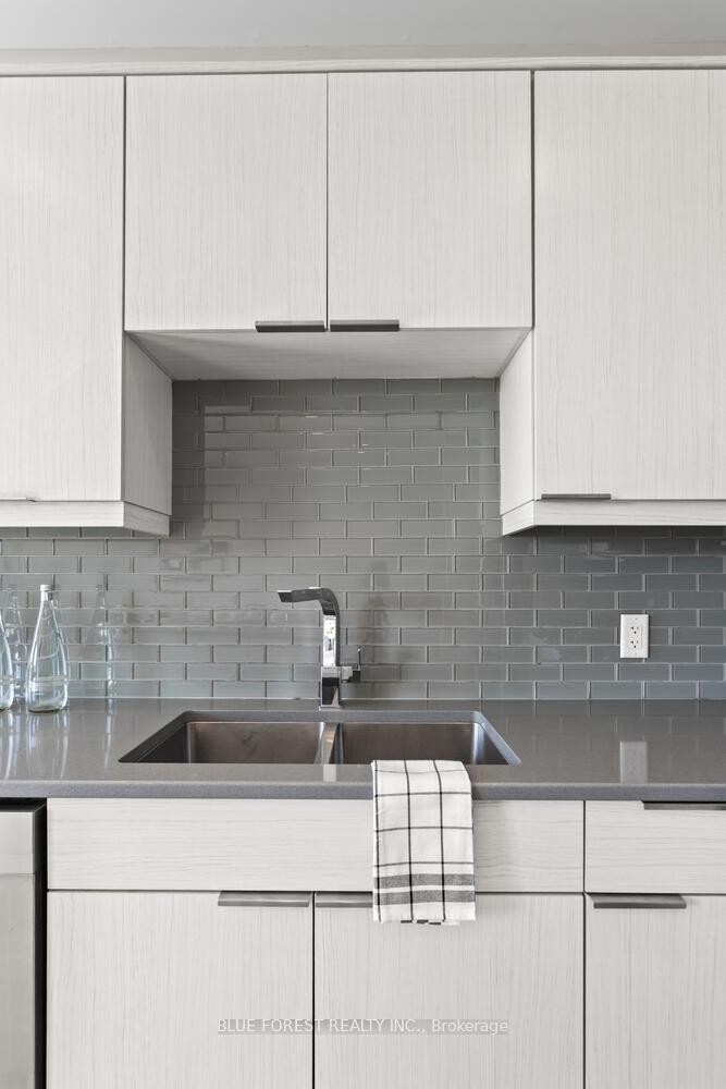 Photo 11 of Unit 971, 971 West Village Square, London, North M — HOMEH