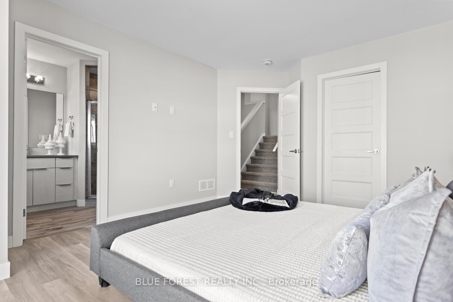 Photo 21 of Unit 971, 971 West Village Square, London, North M — HOMEH