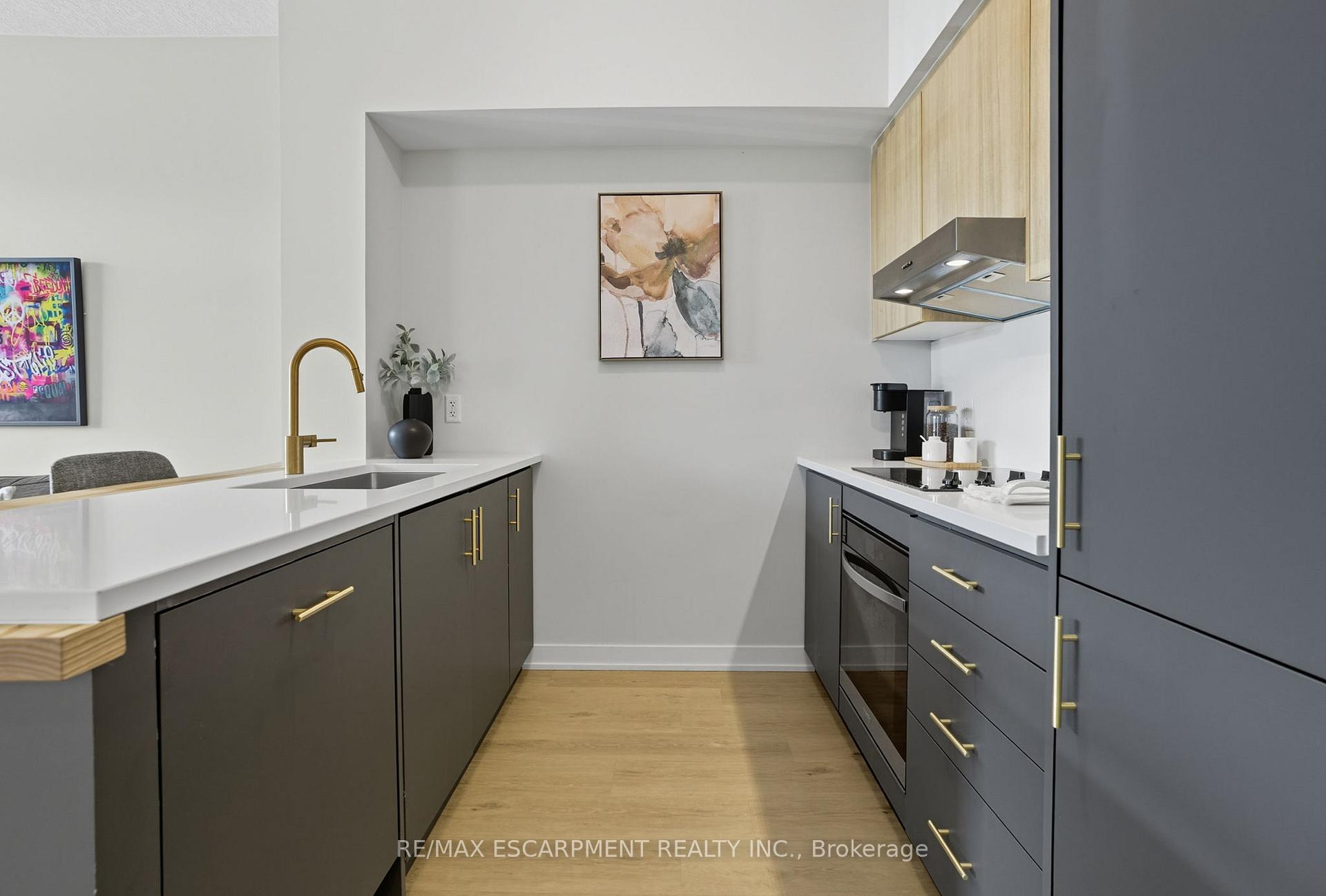 Photo 7 of Unit 204, 600 North Service Road, Hamilton, Lakeshore — HOMEH