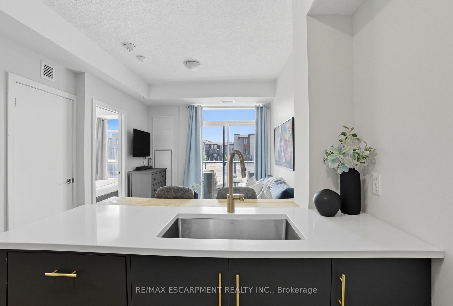 Photo 10 of Unit 204, 600 North Service Road, Hamilton, Lakeshore — HOMEH