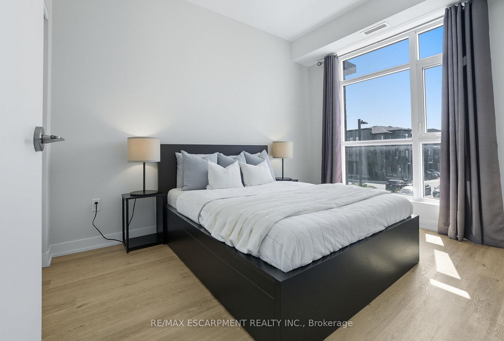 Photo 17 of Unit 204, 600 North Service Road, Hamilton, Lakeshore — HOMEH