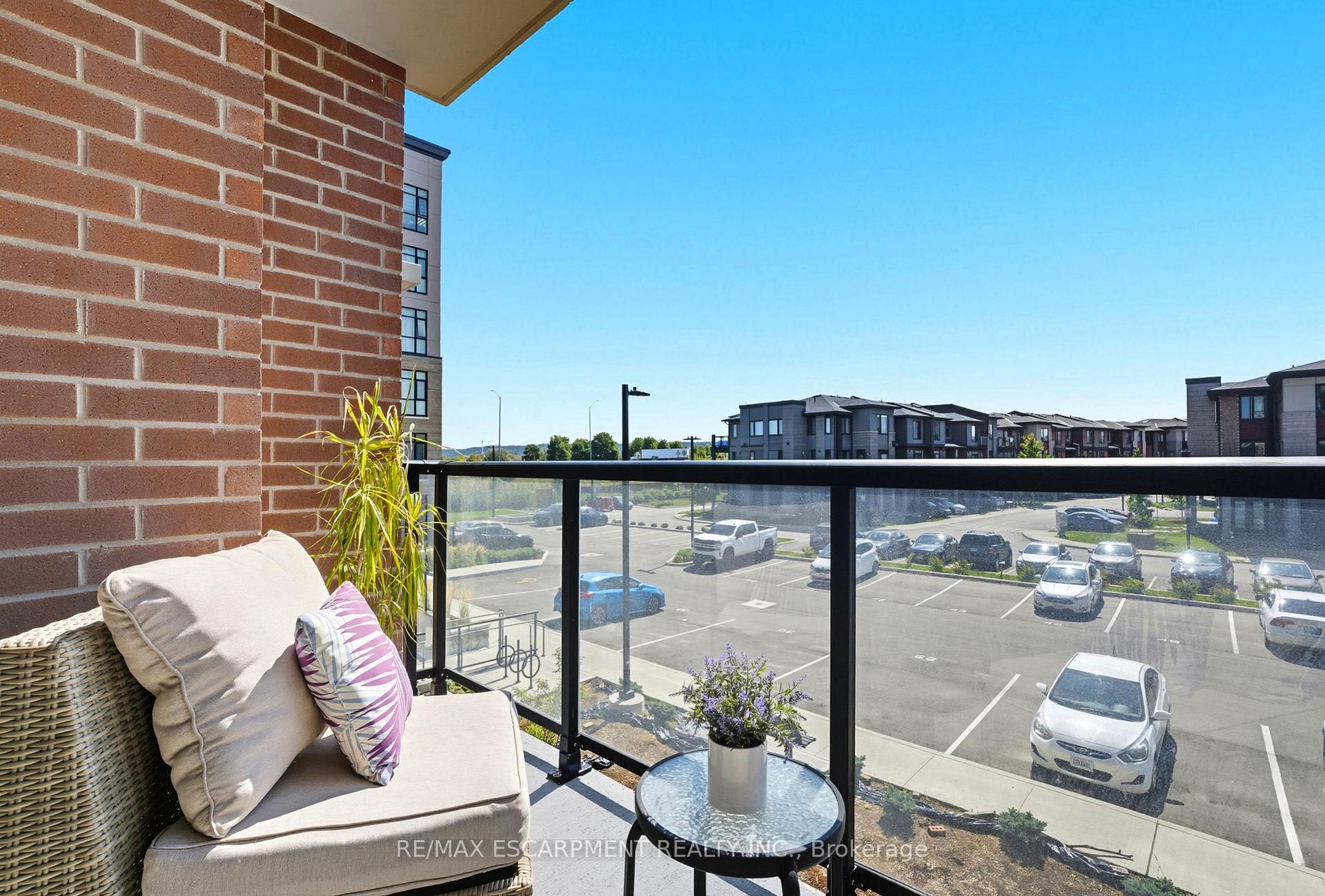 Photo 23 of Unit 204, 600 North Service Road, Hamilton, Lakeshore — HOMEH