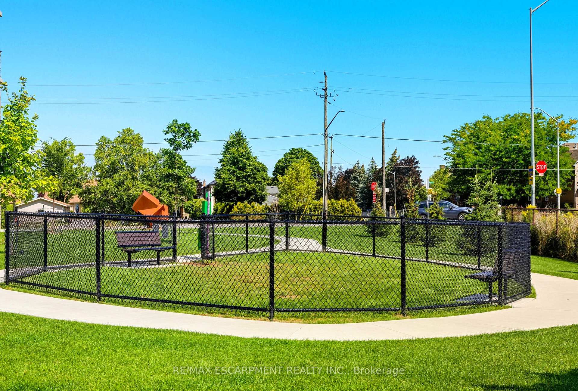 Photo 30 of Unit 204, 600 North Service Road, Hamilton, Lakeshore — HOMEH