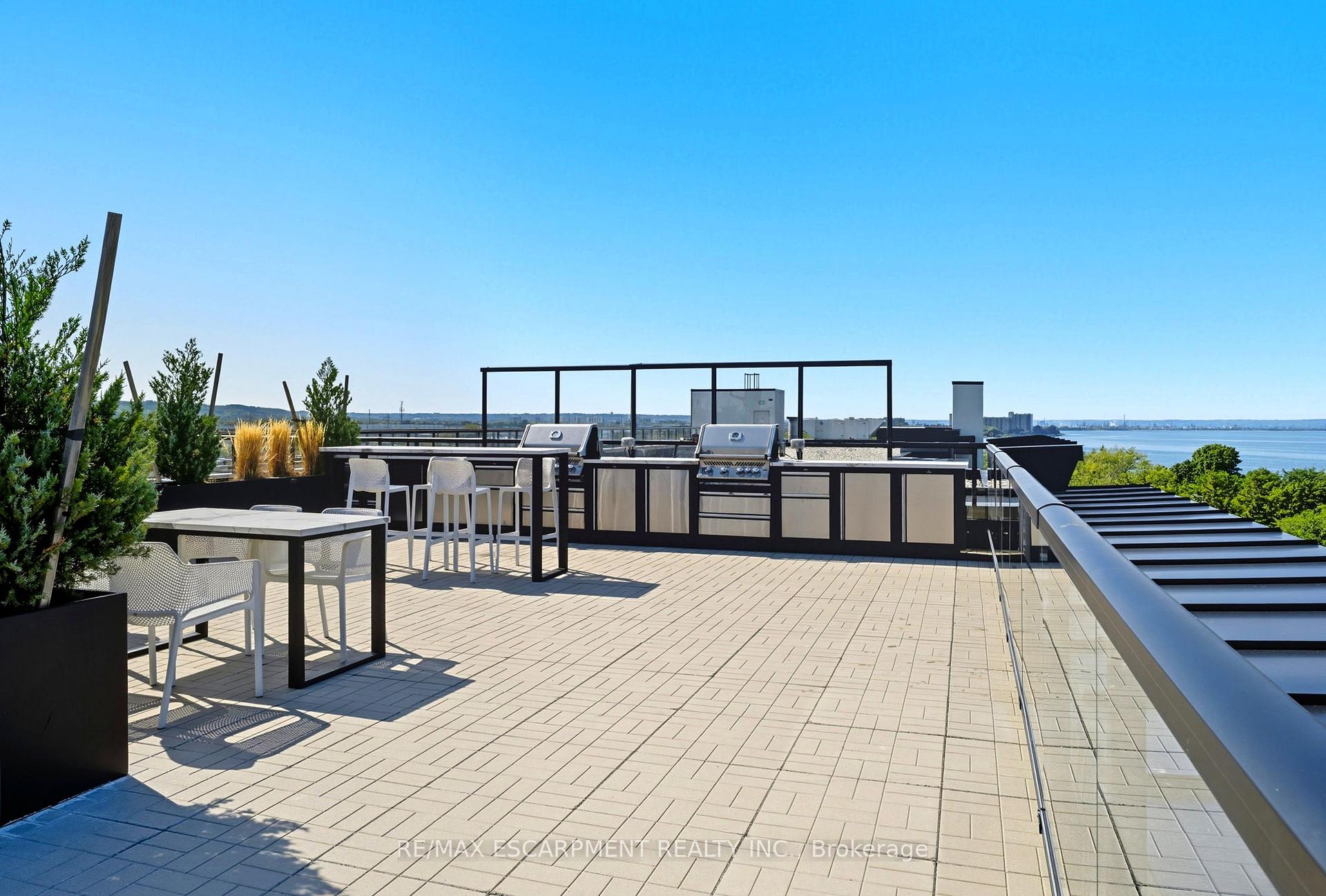 Photo 31 of Unit 204, 600 North Service Road, Hamilton, Lakeshore — HOMEH