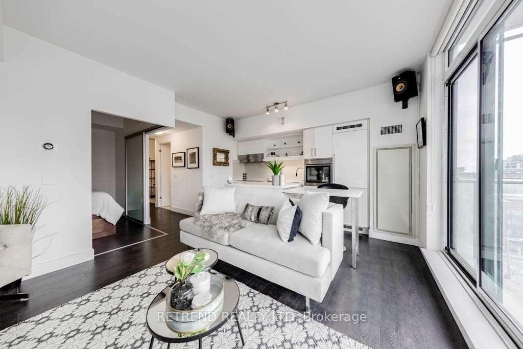 Front of Unit 704, 39 Sherbourne Street