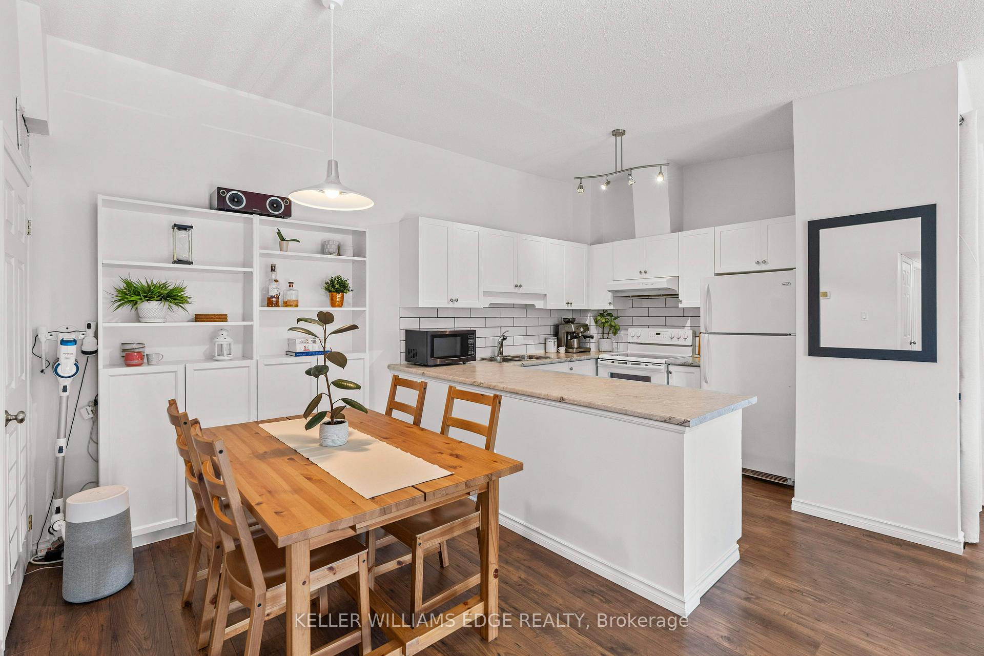 Photo 11 of Unit 308, 4140 Foxwood Drive, Burlington, Tansley — HOMEH