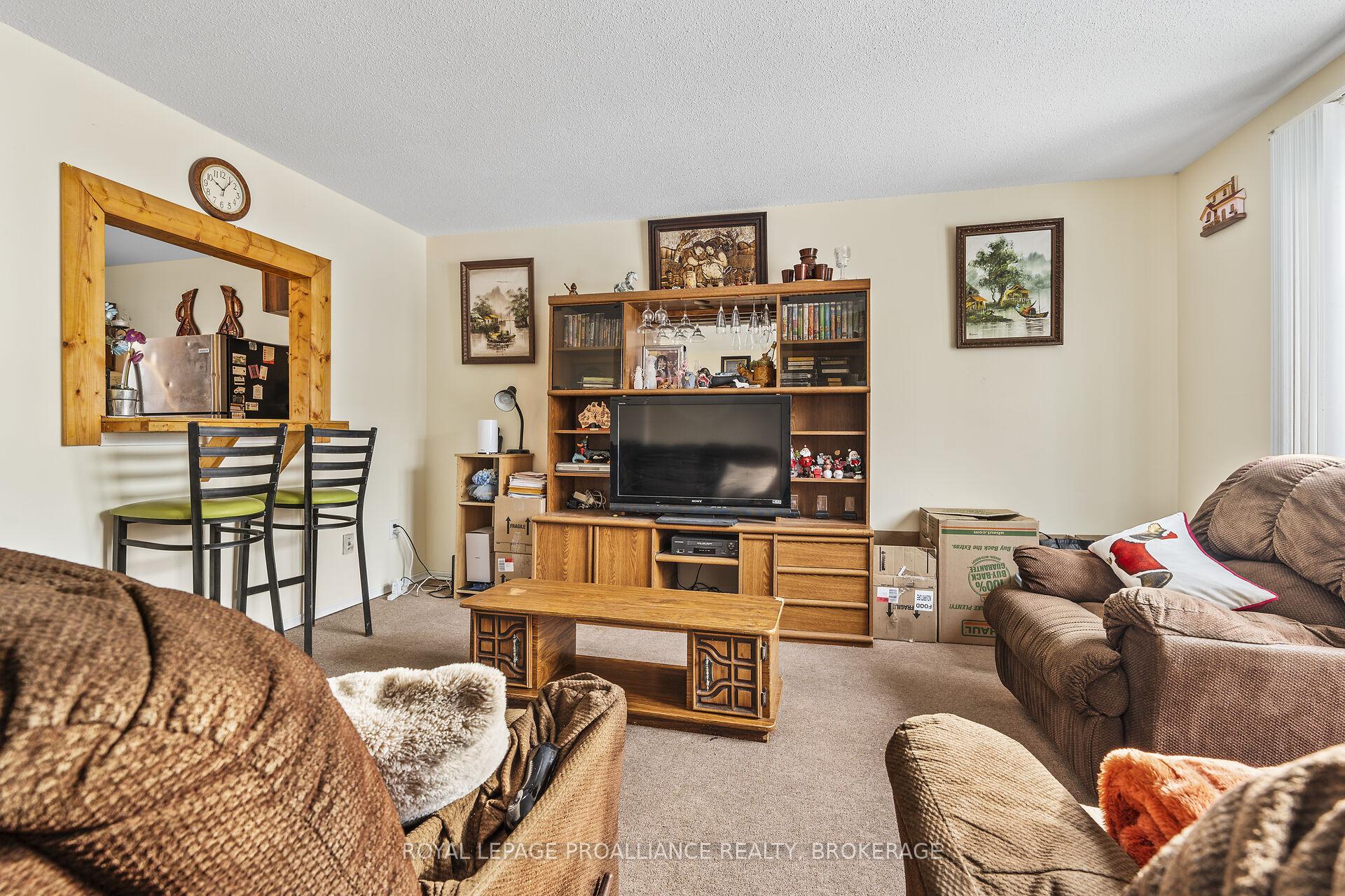 Photo 7 of 7 Rosemund Crescent, Kingston, West of Sir John A. Blvd — HOMEH