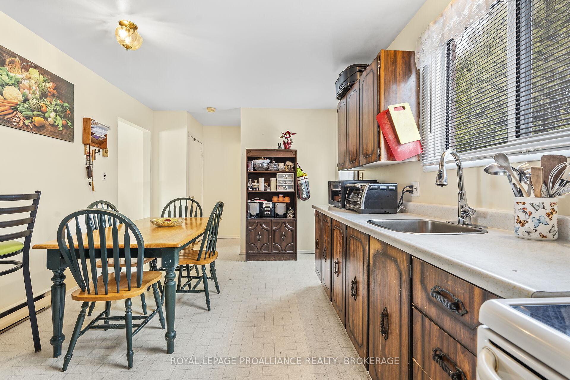 Photo 15 of 7 Rosemund Crescent, Kingston, West of Sir John A. Blvd — HOMEH