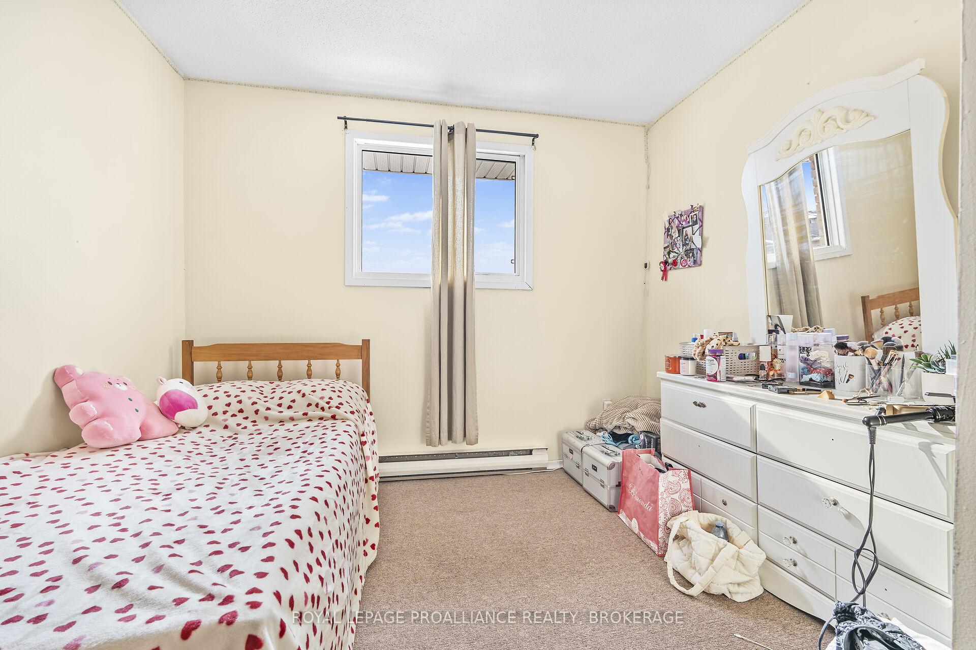 Photo 40 of 7 Rosemund Crescent, Kingston, West of Sir John A. Blvd — HOMEH