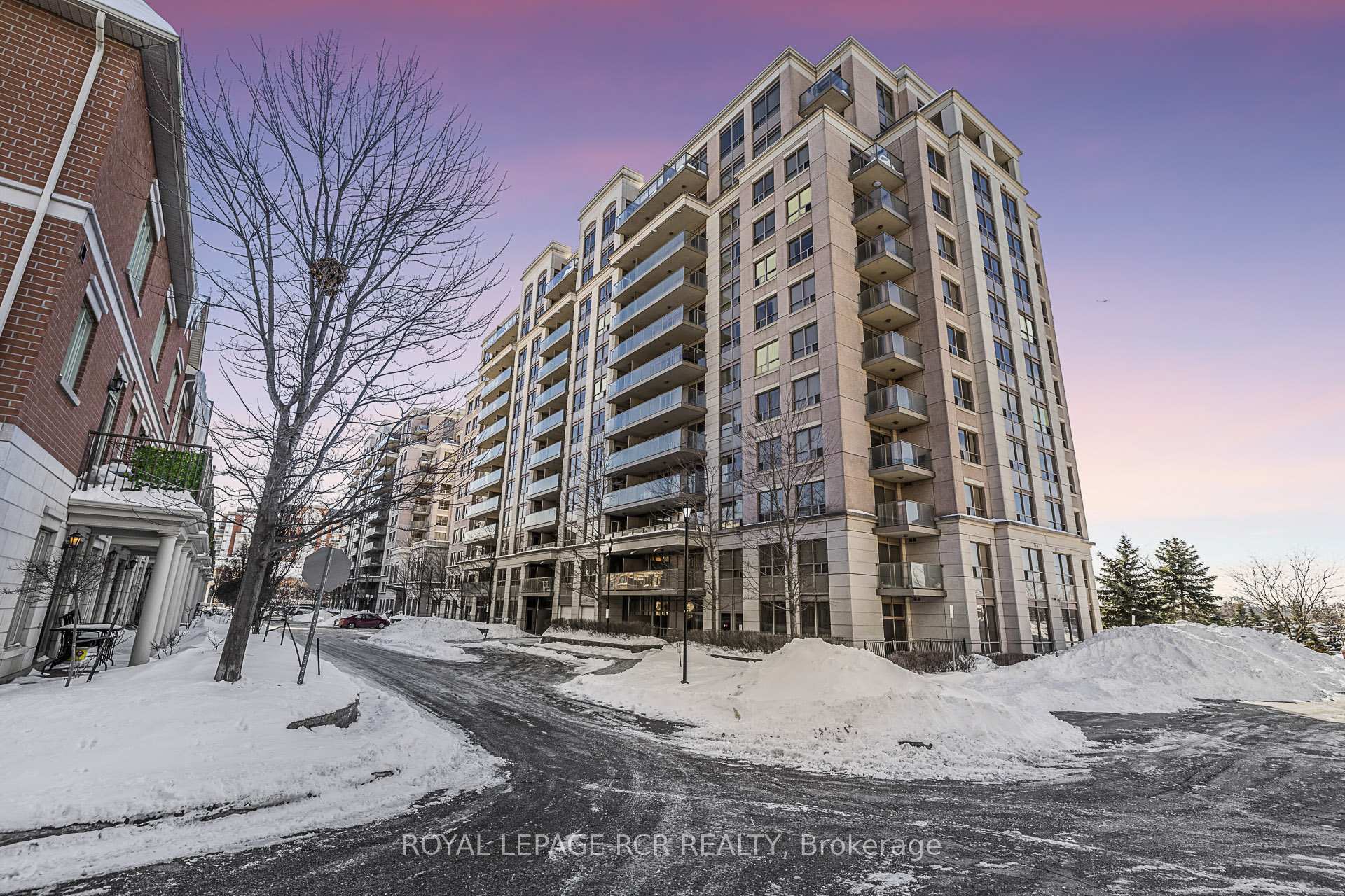 Front of Unit 515, 37 Galleria Parkway