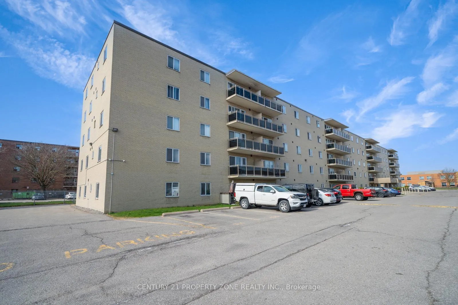 Photo 3 of Unit 411, 936 Glen Street, Oshawa, Lakeview — HOMEH
