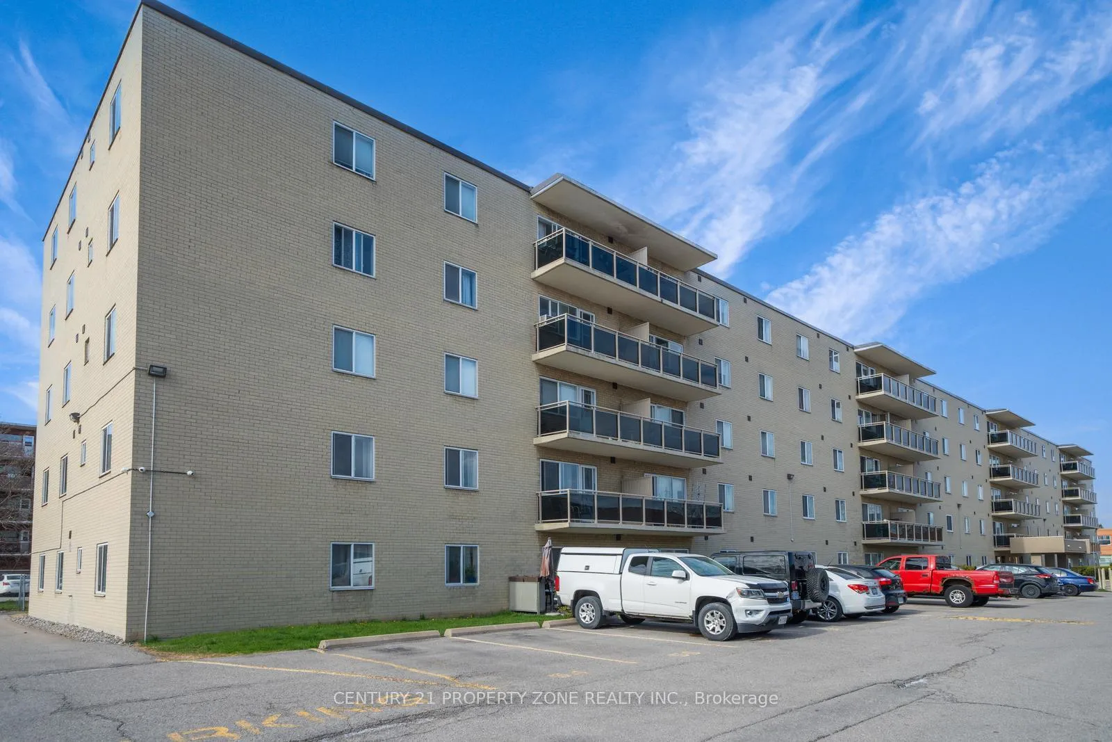 Photo 4 of Unit 411, 936 Glen Street, Oshawa, Lakeview — HOMEH