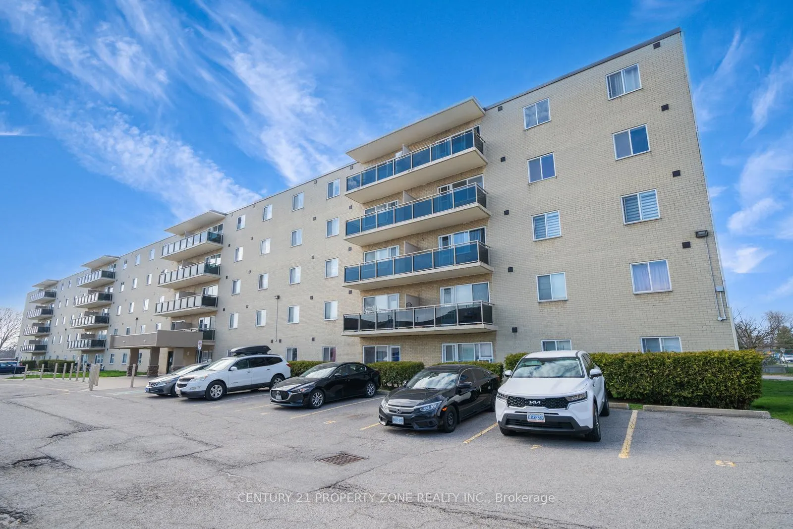 Photo 5 of Unit 411, 936 Glen Street, Oshawa, Lakeview — HOMEH