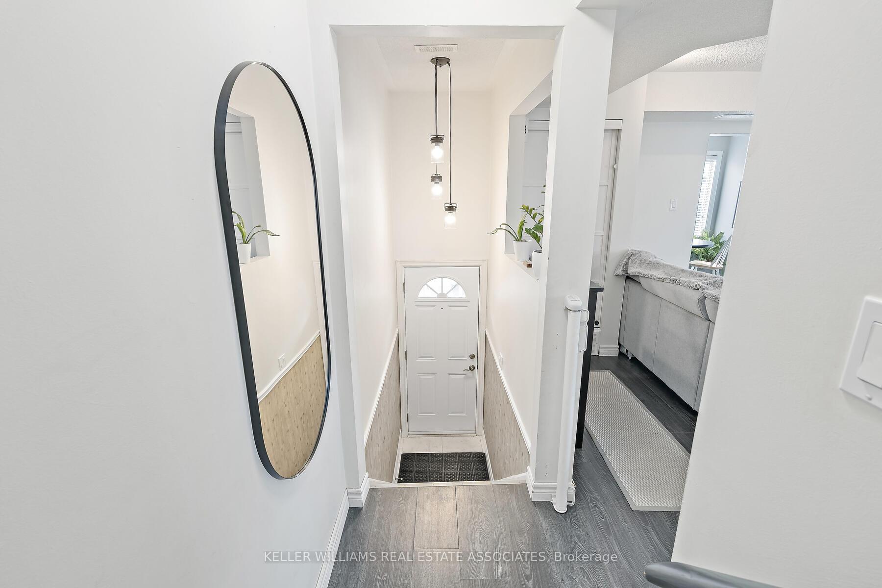 Photo 4 of 20A Wylie Circle, Halton Hills, Georgetown — HOMEH