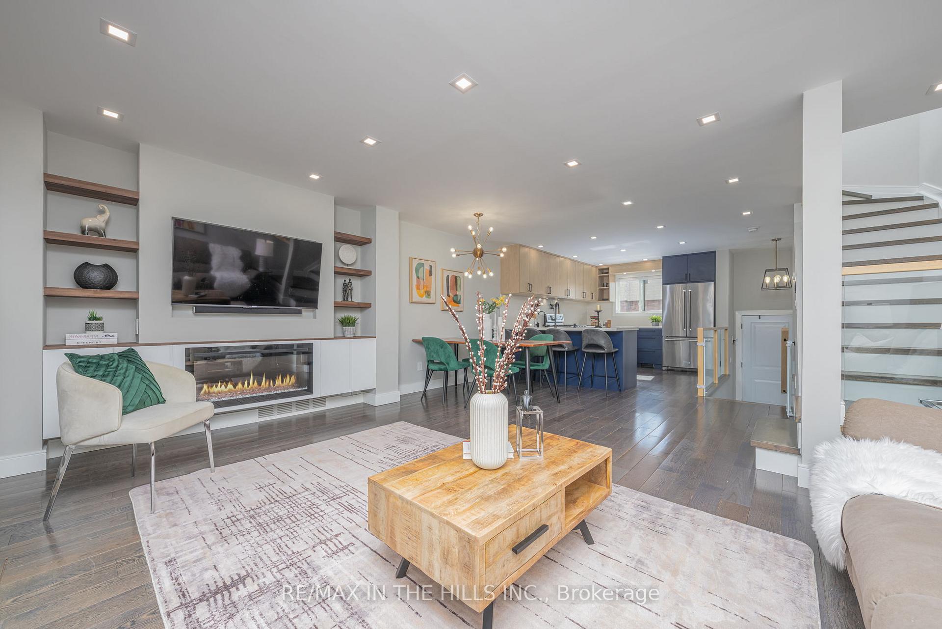 Photo 1 of Unit 14, 1532 Sixth Line, Oakville, College Park — HOMEH