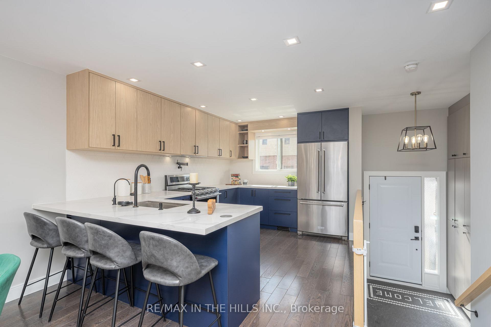 Photo 6 of Unit 14, 1532 Sixth Line, Oakville, College Park — HOMEH