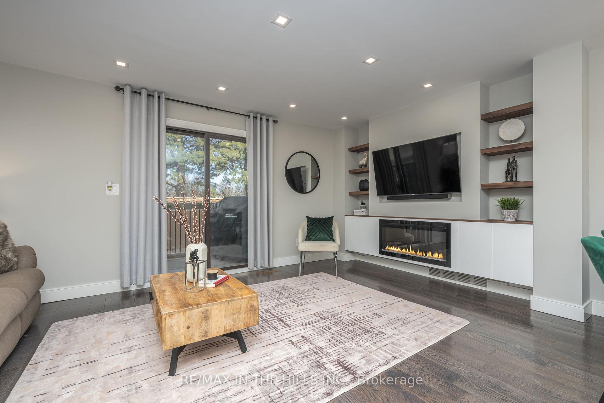 Photo 16 of Unit 14, 1532 Sixth Line, Oakville, College Park — HOMEH