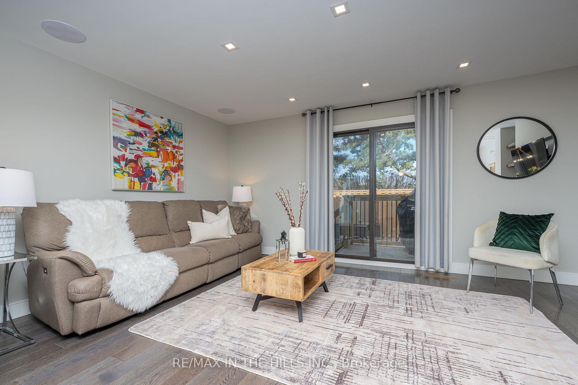 Photo 17 of Unit 14, 1532 Sixth Line, Oakville, College Park — HOMEH