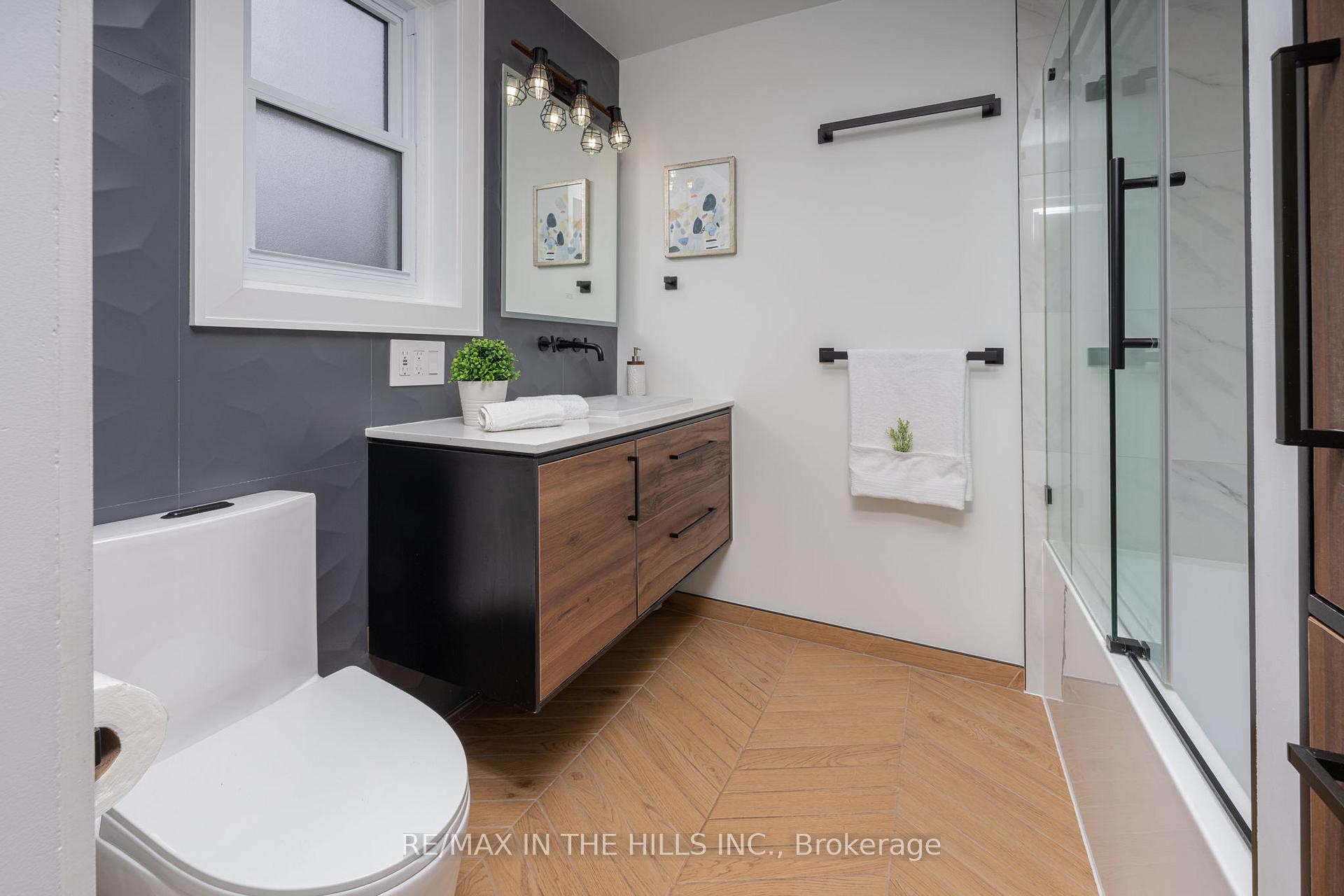 Photo 21 of Unit 14, 1532 Sixth Line, Oakville, College Park — HOMEH