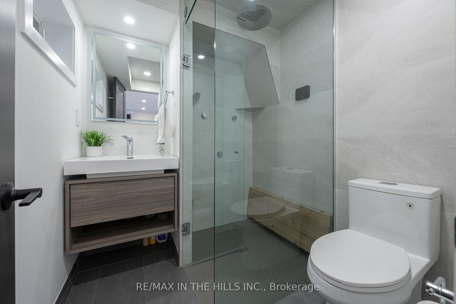 Photo 35 of Unit 14, 1532 Sixth Line, Oakville, College Park — HOMEH
