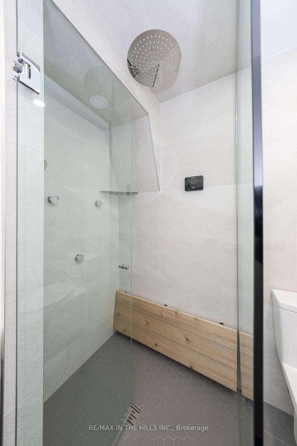 Photo 37 of Unit 14, 1532 Sixth Line, Oakville, College Park — HOMEH
