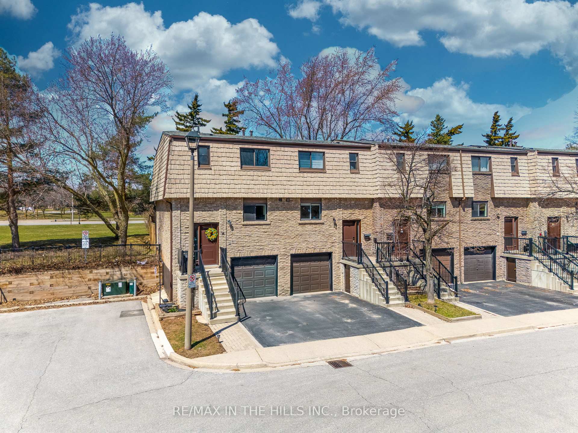 Photo 44 of Unit 14, 1532 Sixth Line, Oakville, College Park — HOMEH