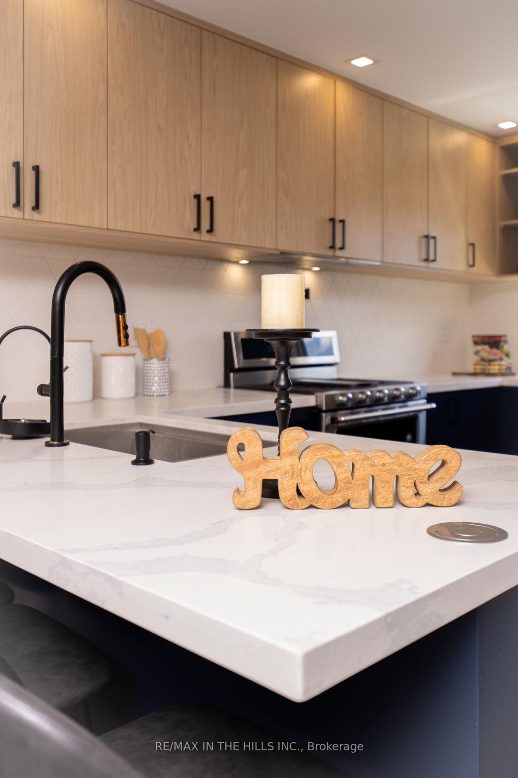 Photo 45 of Unit 14, 1532 Sixth Line, Oakville, College Park — HOMEH
