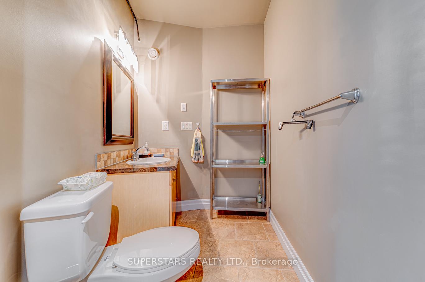 Photo 10 of 1075 Big Bay Point Road, Barrie, Rural Barrie Southeast — HOMEH