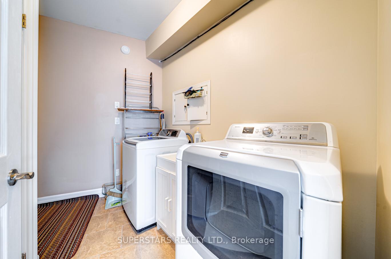 Photo 11 of 1075 Big Bay Point Road, Barrie, Rural Barrie Southeast — HOMEH