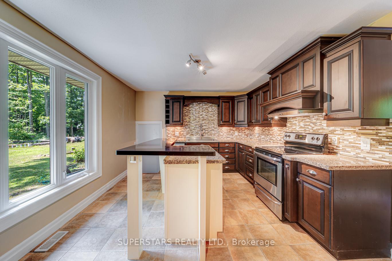 Photo 25 of 1075 Big Bay Point Road, Barrie, Rural Barrie Southeast — HOMEH