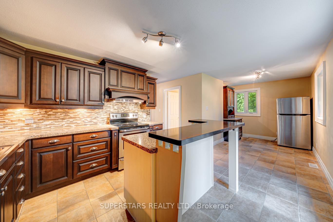 Photo 27 of 1075 Big Bay Point Road, Barrie, Rural Barrie Southeast — HOMEH