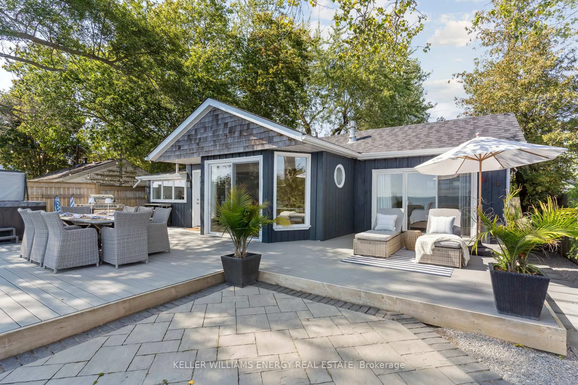 Photo 2 of 141 Cedar Crest Beach Road, Clarington, Bowmanville — HOMEH