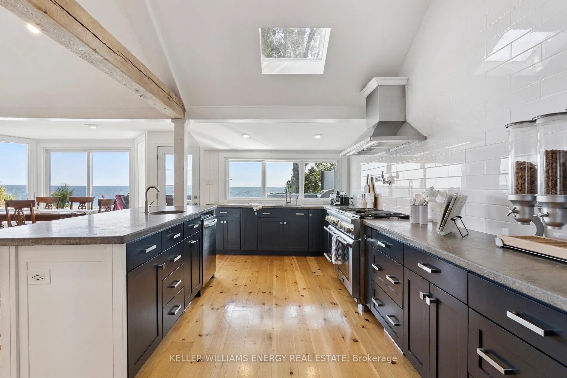 Photo 3 of 141 Cedar Crest Beach Road, Clarington, Bowmanville — HOMEH